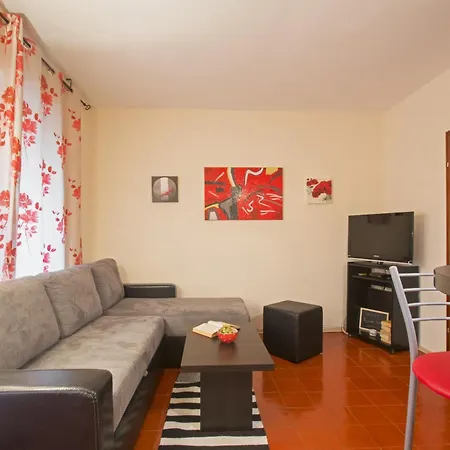 Schoene Erdgeschosswohnung Mit Sonnenterrasse Appartamento