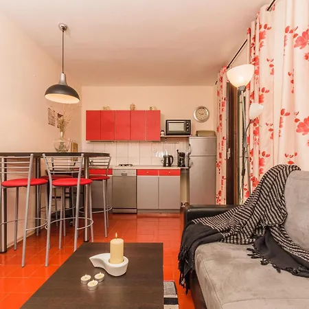 Schoene Erdgeschosswohnung Mit Sonnenterrasse 德拉马利