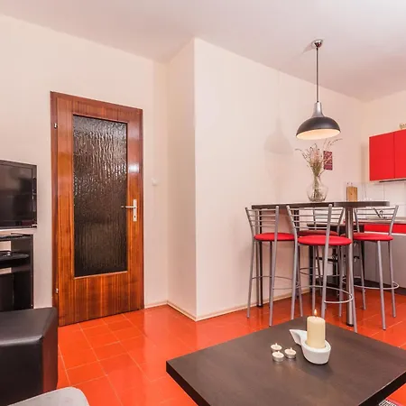 公寓 Schoene Erdgeschosswohnung Mit Sonnenterrasse 德拉马利