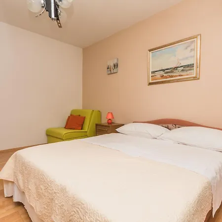 Schoene Erdgeschosswohnung Mit Sonnenterrasse 德拉马利