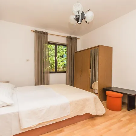 公寓 Schoene Erdgeschosswohnung Mit Sonnenterrasse 德拉马利